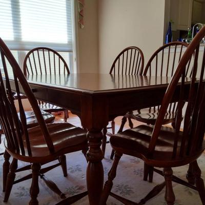 Dining room Table And Chairs