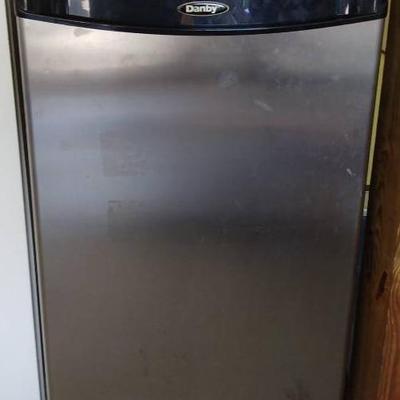 Danby Mini Fridge With Freezer