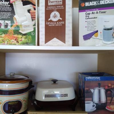 Vintage Crockpot And Other Kitchen Essentials