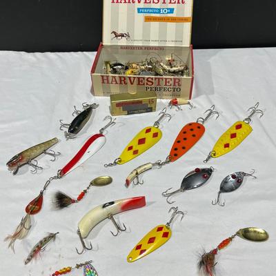 Vintage Fishing Lure Collection ~ Ft. Len Thompson Spoonies, Pikies, Red Eye Wigglers, Mepps & More