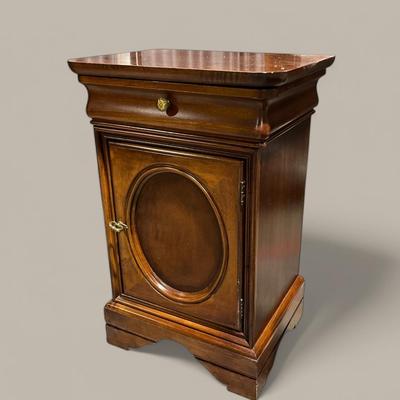 Petite Side Table 