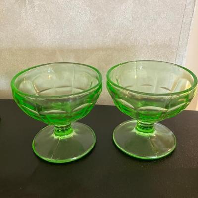 Vaseline/uranium glass 