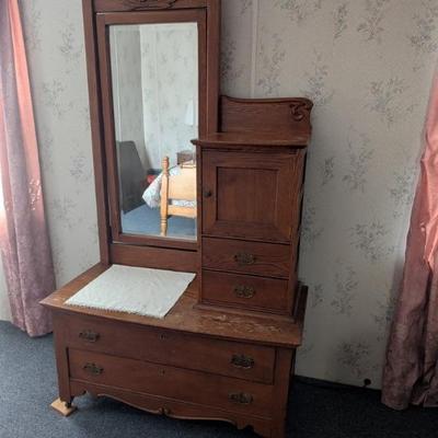 Antique gentleman’s dresser