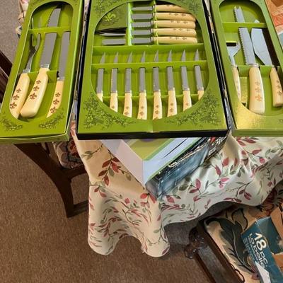Vintage cutlery/serving set in original case 