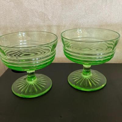 Vaseline/uranium glass 