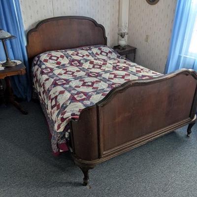 Antique curved footboard full bed 