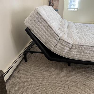 Adjustable bed - new!