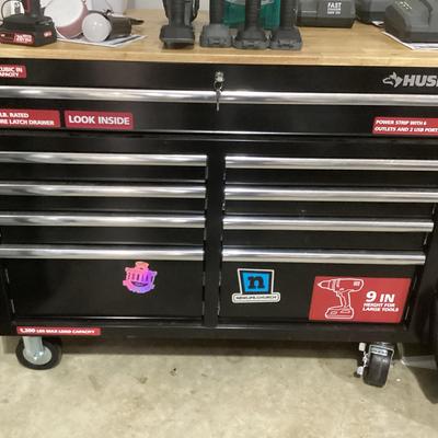 Husky Tool Chest With 9 Drawers