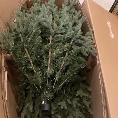 Artificial Christmas Tree (7 1/2 Foot) With Lights