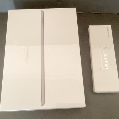 New Unopened iPad 64GB W/Stylus