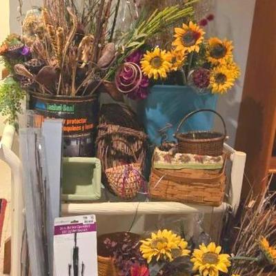 Floral Arrangement Supplies with Small Baskets, Decorative Boxes