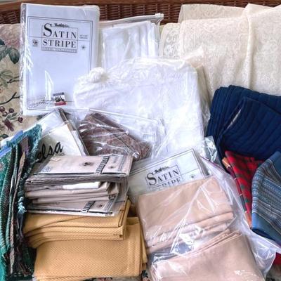 Linen Assortment with Tablecloths (12), Napkins and Placemats 