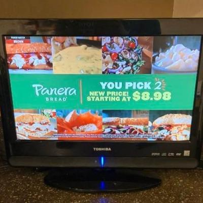 Toshiba LCD 15" and Magnovox 18" TVs with Remotes, Antennas