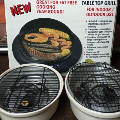 AKO Indoor/Outdoor Electric Grill + 2 Dazey Bar-B-Grill Indoor Electric Grills