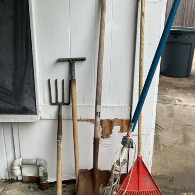 Fiskars Tree Pruner And Other Yard Tools