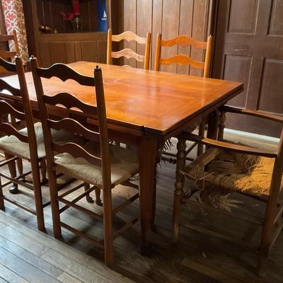 Stickley Dining Table And Chairs