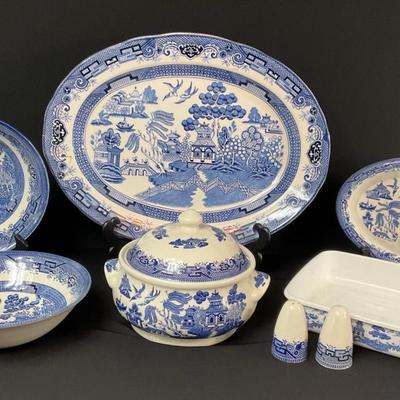 Churchill England Blue Willow Serving Pieces 