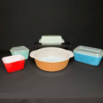 Corningware, Pyrex, And Anchor Hocking Containers