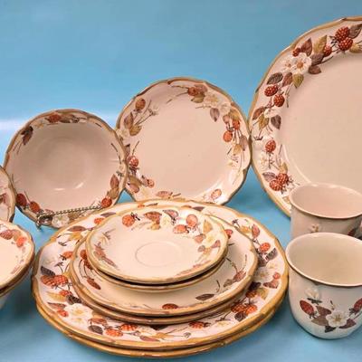 "Metlox" Autumn Berry Stoneware 