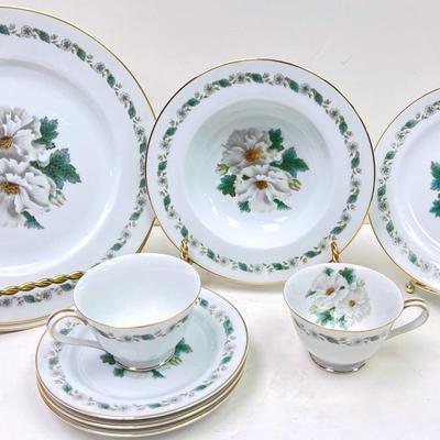 “Noritake” White Gardenia China Set