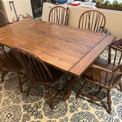 Pennsylvania House Table And Windsor Back Chairs 