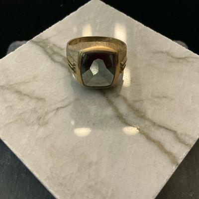Men’s 14kt Gold Ring Size 10 (7.10g)