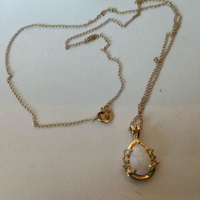14kt Gold 16” Necklace With Opal Pendant 