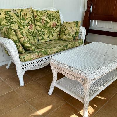 Indoor Wicker Loveseat & Coffee Table 