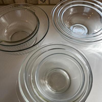 Vintage Pyrex Bowls 