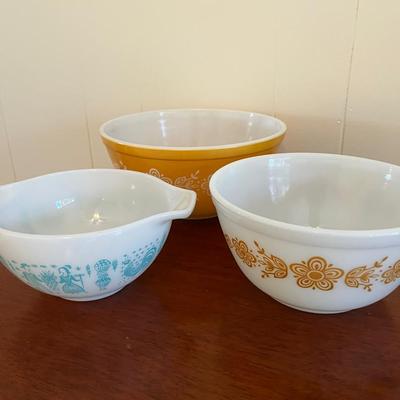 Vintage Pyrex Mixing Bowls