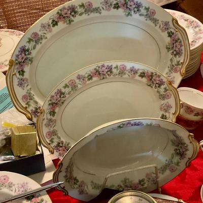 Noritaki Roseland pattern service for 12 and serving pieces