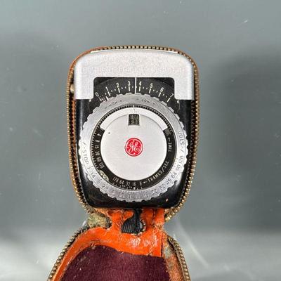 GE Light Meter | General Electric Exposure Meter type PR-1, in a Diamond branded stitched leather case. Dimensions: h. 3.5 in (In case)