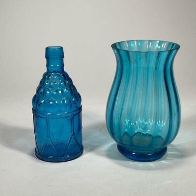 (2pc) Blue Glass Vases | Dimensions: h. 8 x dia. 4.5 in (Largest)

