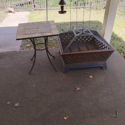 Table & Fire Pit