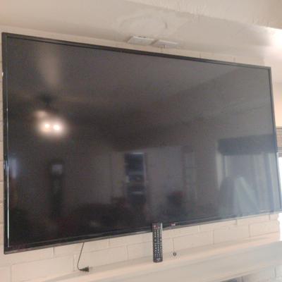 LG 60" W/ Wall Bracket