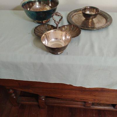 4 Serving Pieces