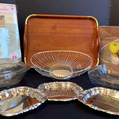 Two Quart Anchor Hocking Casserole In Savannah Pattern And Other Entertainment Pieces