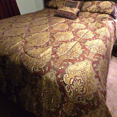 Decorative Bed with Serta Mattress