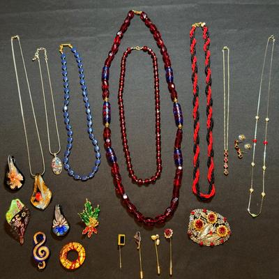 Fashion Jewelry Featuring Monet And Interchangeable Glass Pendant Necklace