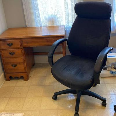 Small Wooden Desk With Chair