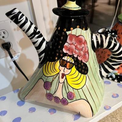 Lynda Corneille SWAK Aunt Gertie Teapot