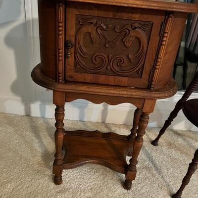 Oval wood carved door table