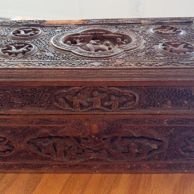 Chinoiserie Wood Carved Box