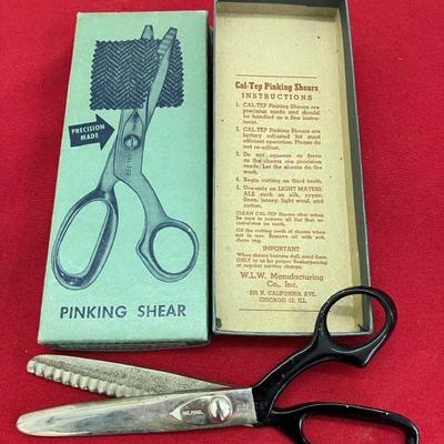 Vintage Pinking Shears With Original Box
