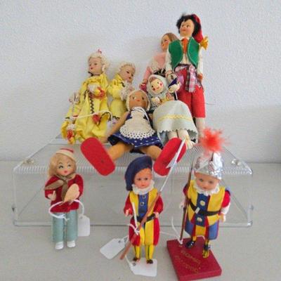 Vintage Dolls from Around the World
