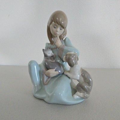 Lladro Girl "Cat Nap"