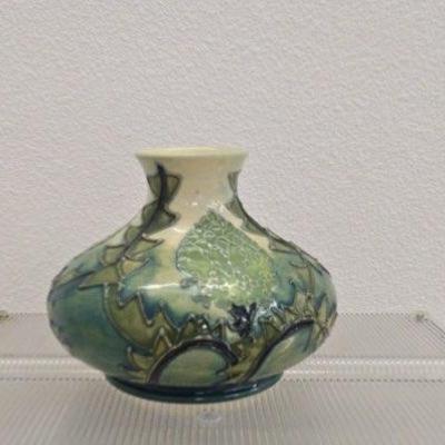 British Moorcroft Pottery-Sally Tuffin (England), 1980s - 1990s