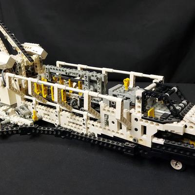 AWESOME LEGO TECHNIC SPACE SHUTTLE