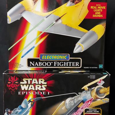 STAR WARS NABOO FIGHTER AND POD RACER WITH FIGURINES 