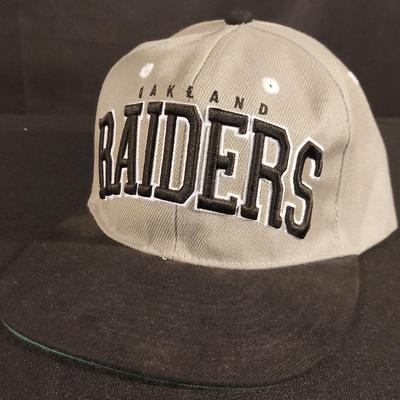 NFL OAKLAND RAIDERS HAT WITH JEFF BARNES SIGNATURE!